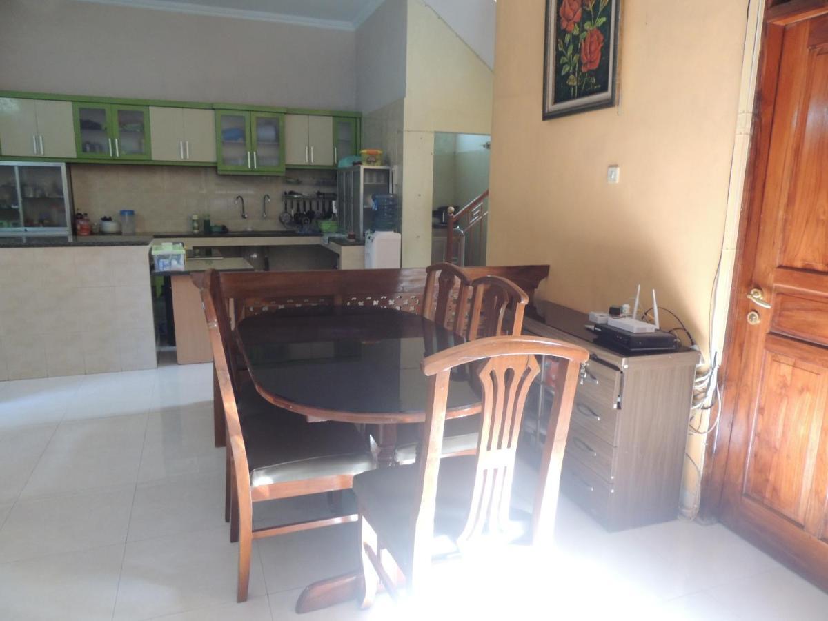 Shabrina Homestay Syariah Kalasan Exterior foto