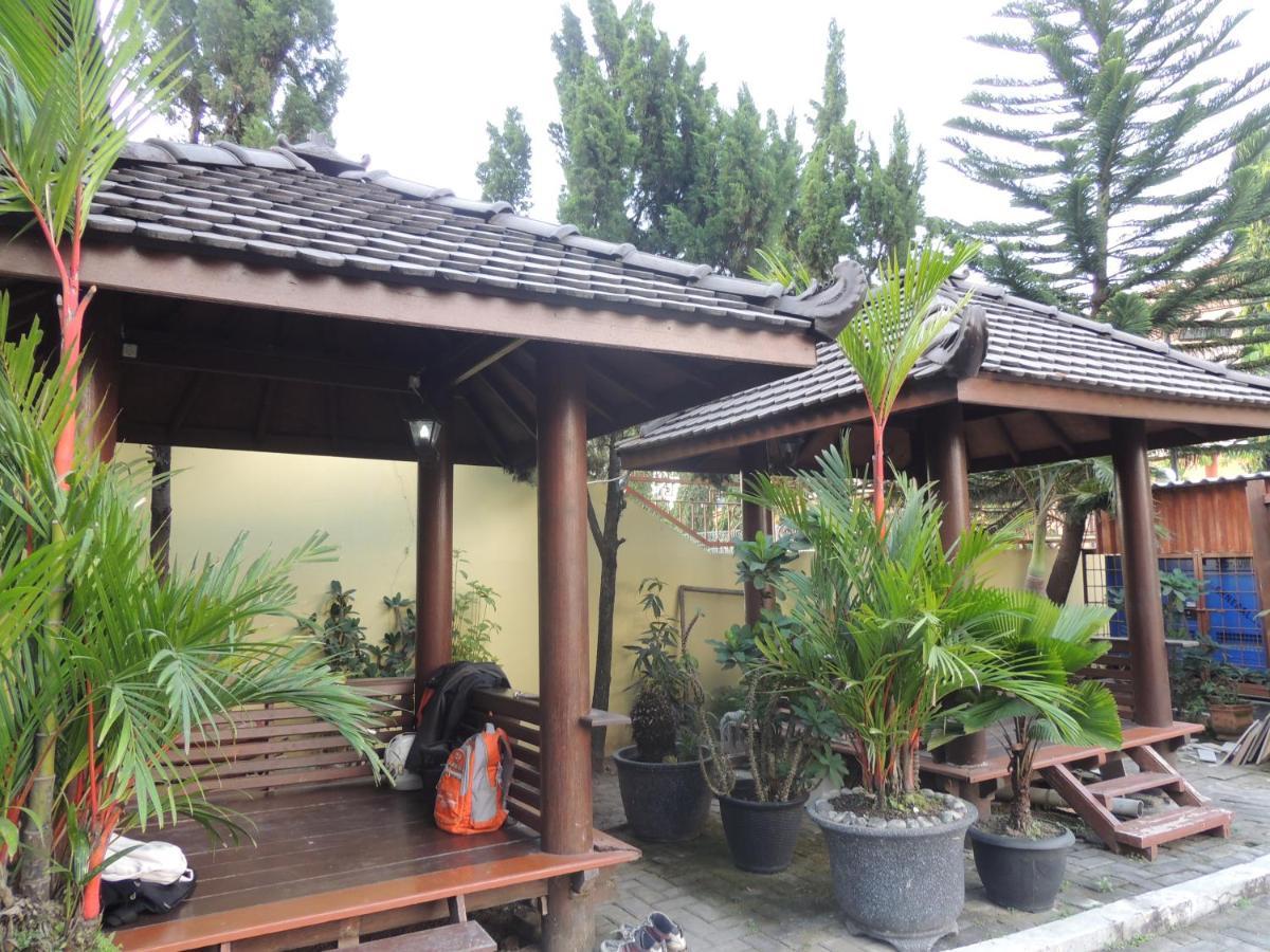 Shabrina Homestay Syariah Kalasan Exterior foto